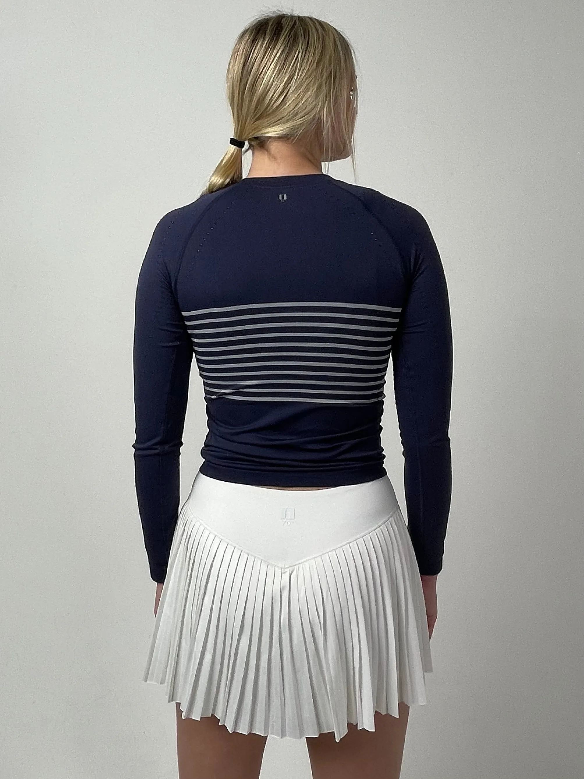 70° Signature Seamless Long Sleeve Tee in Navy Blue   Soft White Stripe