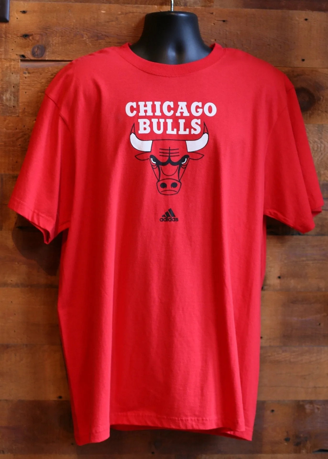 Men's T-Shirt Chicago Bulls Red Bulls and Adidas Logo