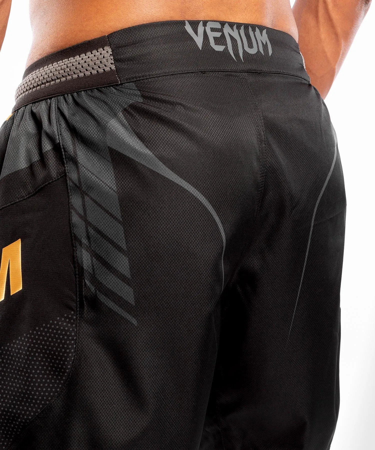 Venum Athletics Fightshorts – Black/Gold